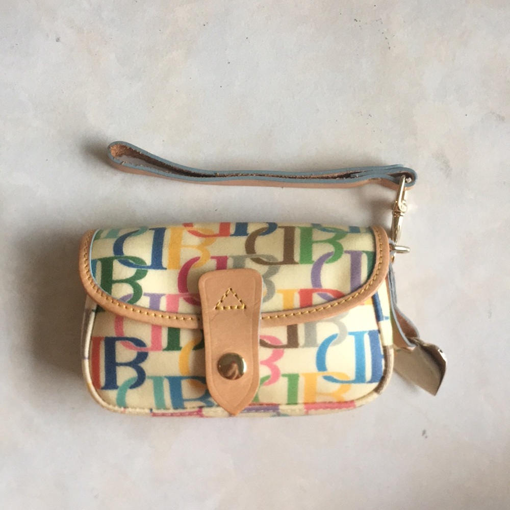 Dooney & Bourke wristlet
